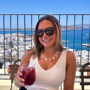 Meet your Posher, Gina